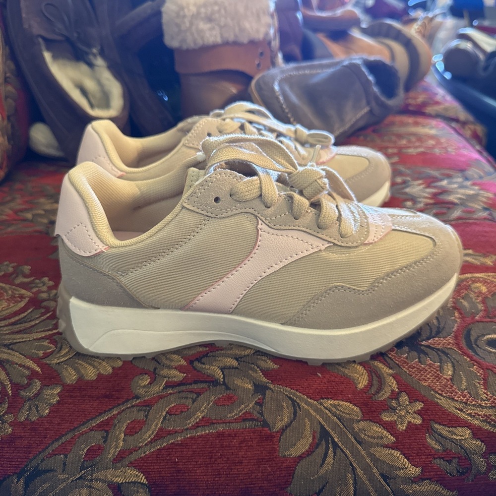 Time and Tru Women's Chunky Jogger Sneakers Size Womens Size 7